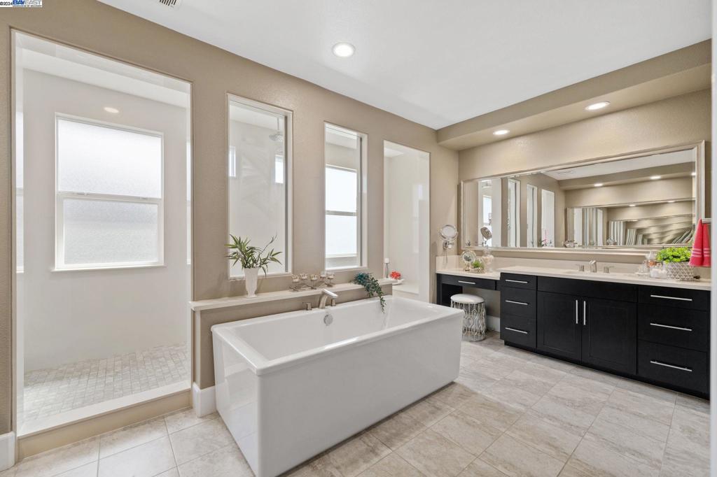 STONEBRAE COUNTRY CLUB - Residential