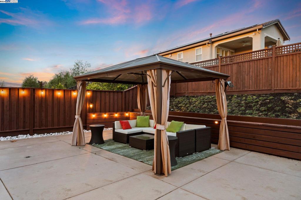 STONEBRAE COUNTRY CLUB - Residential