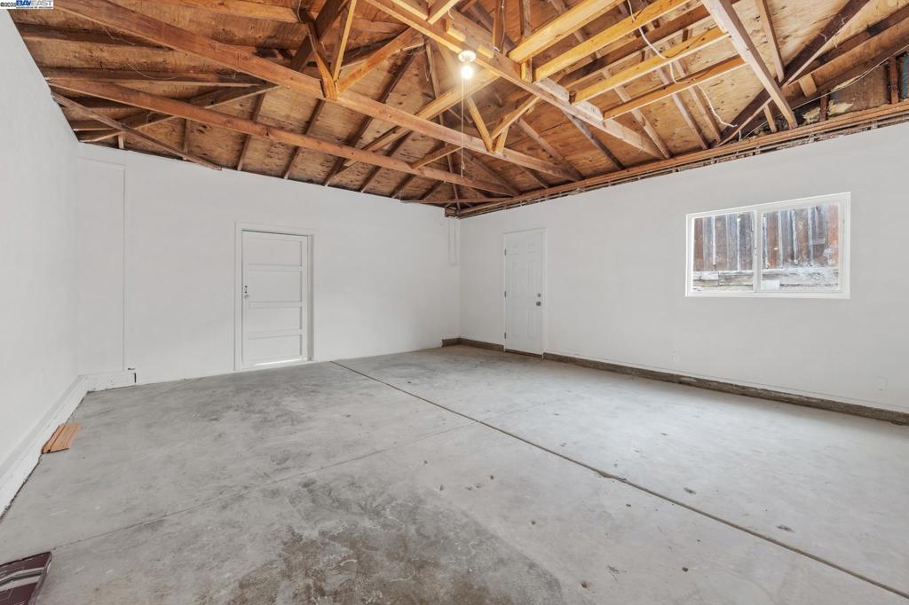 HEIGHTS - Residential