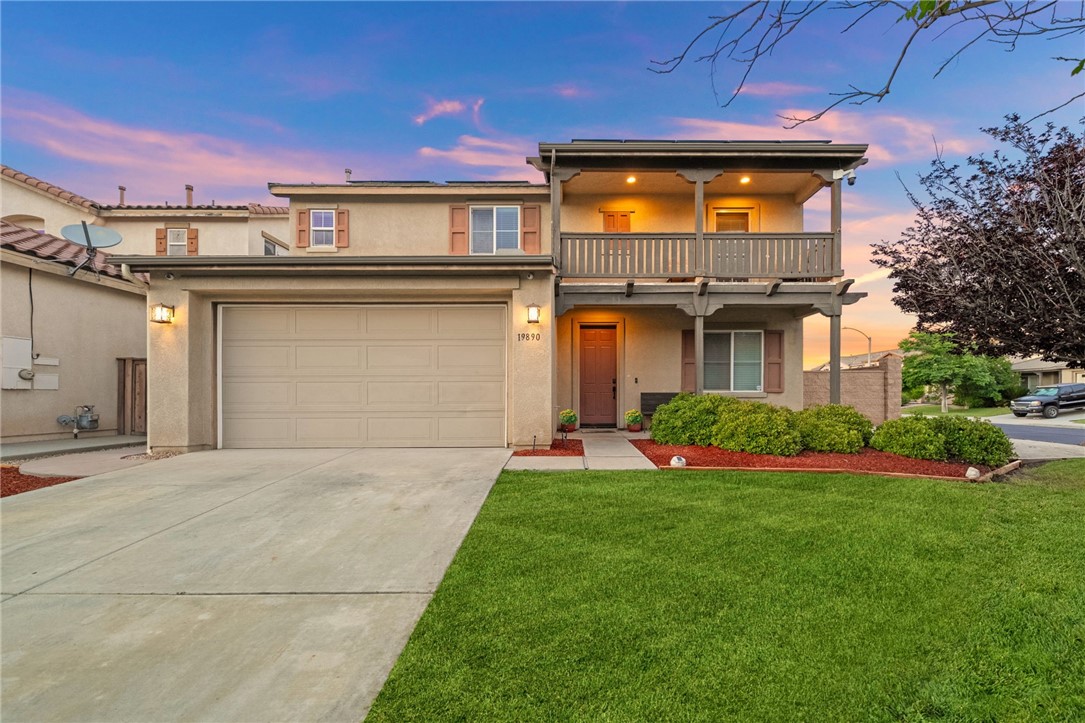 Welcome to your dream home in the heart of Lake Elsinore! Situated on a desirable corner lot in a friendly family community, this stunning 4-bedroom, 2.5-bathroom single-family residence offers 2,465 sq ft of thoughtfully designed living space on a generous 6,970 sq ft lot.
Step inside to find an open and inviting floor plan perfect for both everyday living and entertaining. The spacious living areas flow seamlessly into the kitchen and dining space accompanied by beautiful granite countertop, offering plenty of natural light and functionality for the whole family. Upstairs you will find four generous sized bedrooms as well as a dedicated laundry room and a spacious loft, the private primary bedroom suite offers a fabulous jetted tub, double vanity and a walk in closet.
Outdoors, your private oasis awaits. The beautifully landscaped backyard features a sparkling pool and spa—ideal for warm California days—and ample space for lounging, BBQs, and gatherings with friends and family. This highly desired Madison Fairfield neighborhood is located within walking distance to Serenity Park, which conveniently features a playground, skatepark and dog park. Whether you’re looking for room to grow or the perfect place to host, this Lake Elsinore gem checks all the boxes. Don’t miss your chance to make it yours!