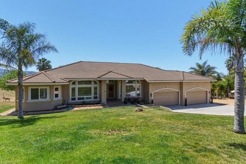 Photo of 313 Taryn Court, Hollister, CA 95023 (MLS # ML82049046)