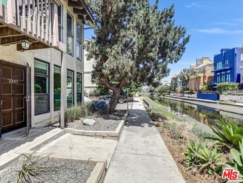 Photo of 3801 Gran Corso, Marina Del Rey, CA 90292 (MLS # 26848209)