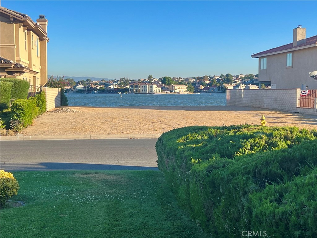 17980 Lakeview Drive