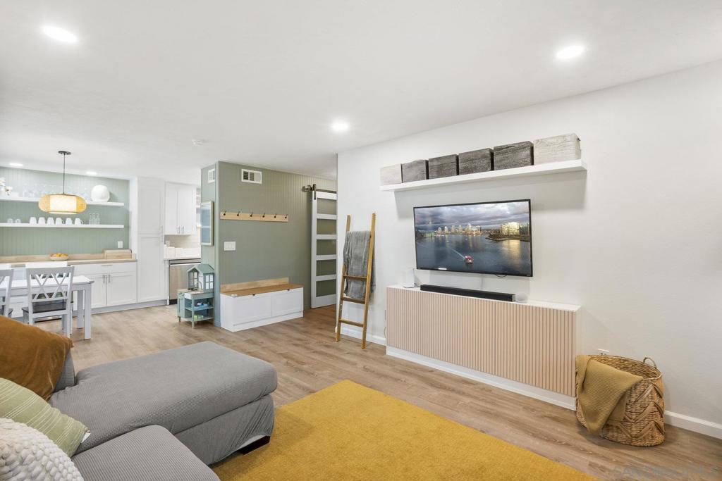 140 Walnut Ave 2A