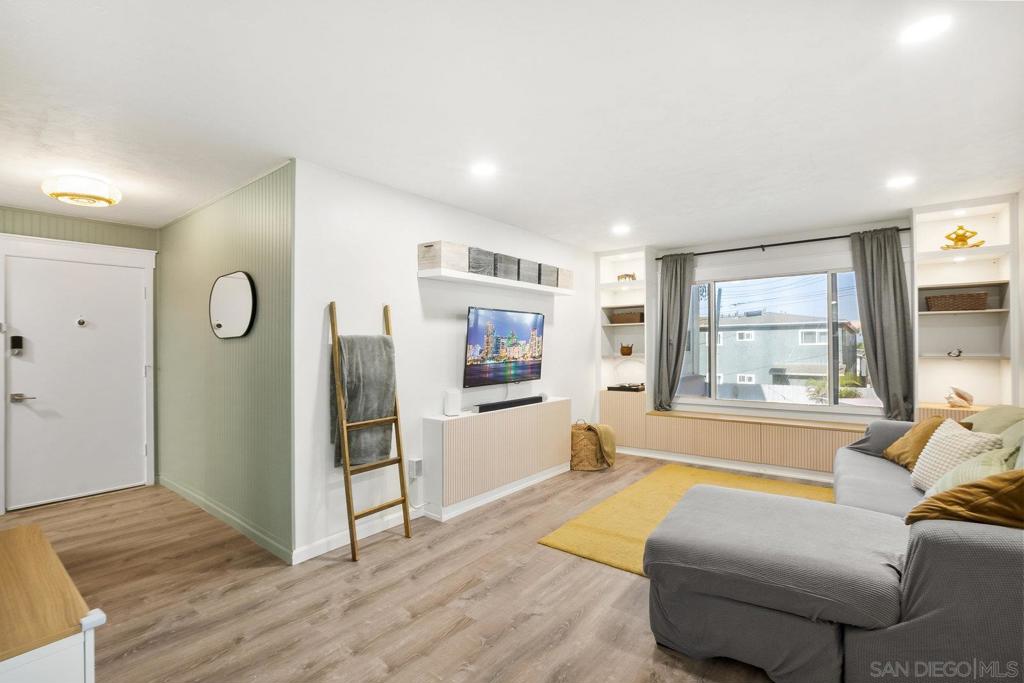 140 Walnut Ave 2A