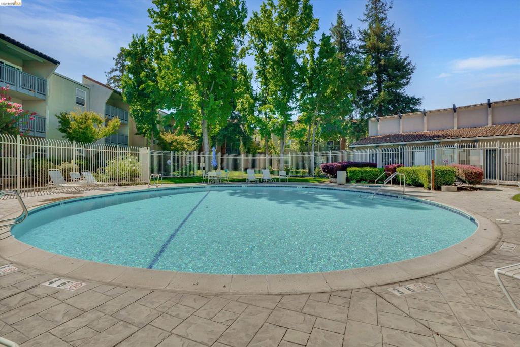 1085 Murrieta Blvd 125