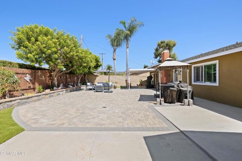 Tiny photo for 321 Pajaro Avenue N, Ventura, CA 93004 (MLS # 226003460)