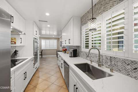 Tiny photo for 321 Pajaro Avenue N, Ventura, CA 93004 (MLS # 226003460)