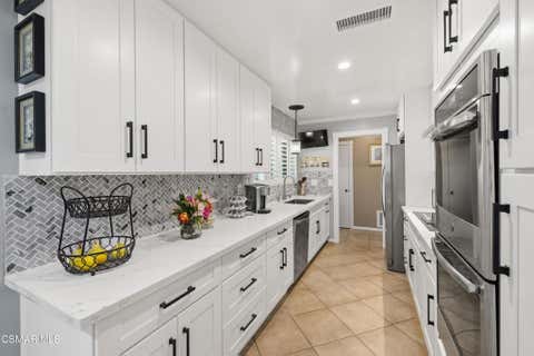 Tiny photo for 321 Pajaro Avenue N, Ventura, CA 93004 (MLS # 226003460)