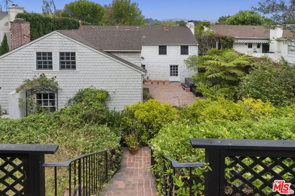 Los Angeles, California 90024, United States, 5 Bedrooms Bedrooms, ,5 BathroomsBathrooms,Residential,Active,198387