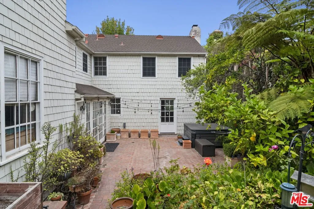 Los Angeles, California 90024, United States, 5 Bedrooms Bedrooms, ,5 BathroomsBathrooms,Residential,Active,198387