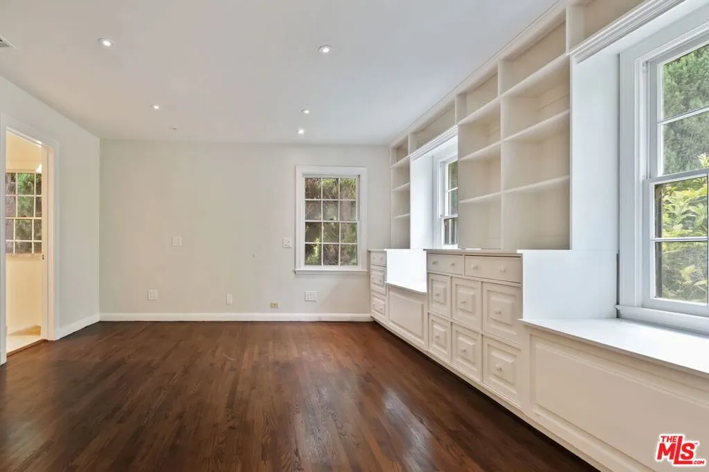 Los Angeles, California 90024, United States, 5 Bedrooms Bedrooms, ,5 BathroomsBathrooms,Residential,Active,198387