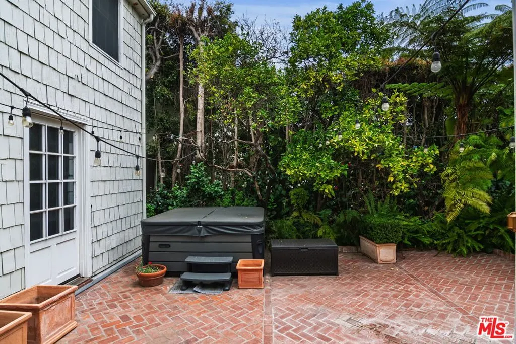 Los Angeles, California 90024, United States, 5 Bedrooms Bedrooms, ,5 BathroomsBathrooms,Residential,Active,198387