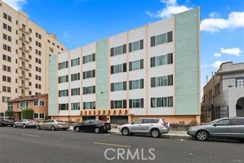 Photo of 335 Cedar Ave, Long Beach, CA 90802 (MLS # PW26029739)