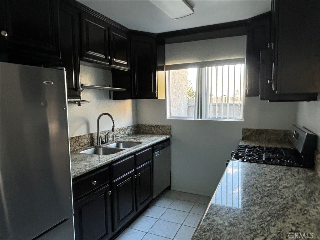 Welcome to your next home! This stunning condo offers the perfect blend of style, convenience, and community living. Located in one of Colton’s most desirable neighborhoods, this residence is ideal for those who value easy access to city amenities while enjoying the tranquility of a well-kept, private community. Just minutes from shopping centers, dining, and entertainment.