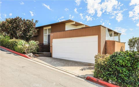 Photo of 599 Alta Vista WAY, Laguna Beach, CA 92651 (MLS # IV26122139)