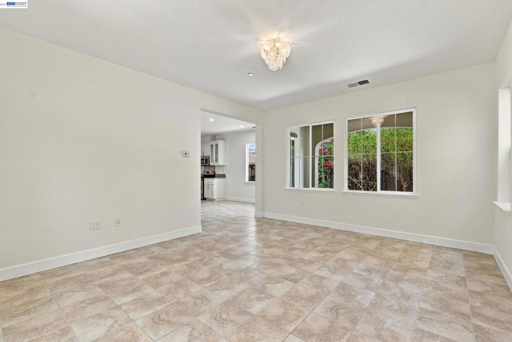 5372 Chesbro Ave.