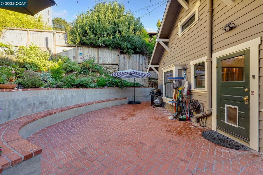 PIEDMONT AVENUE - Residential
