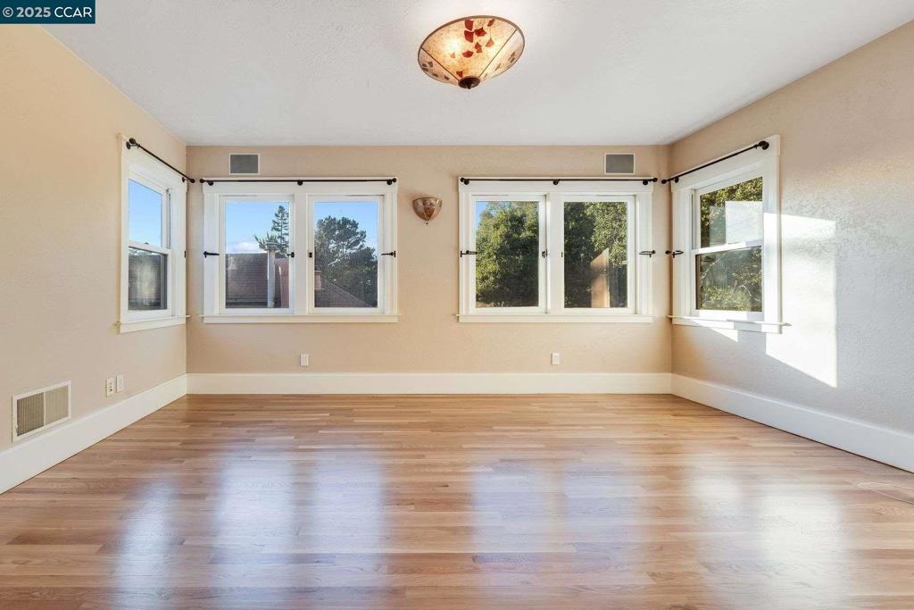 PIEDMONT AVENUE - Residential