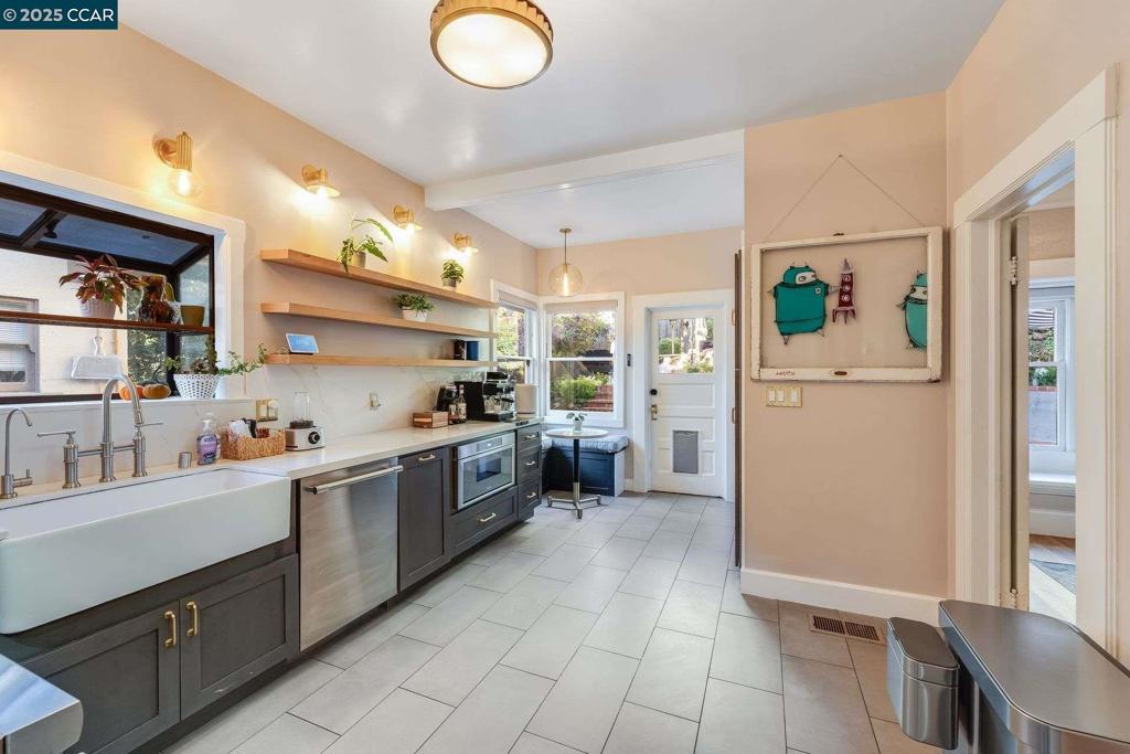 PIEDMONT AVENUE - Residential