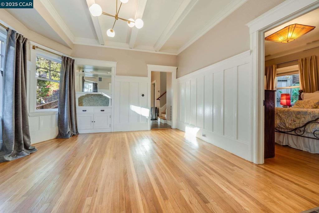PIEDMONT AVENUE - Residential