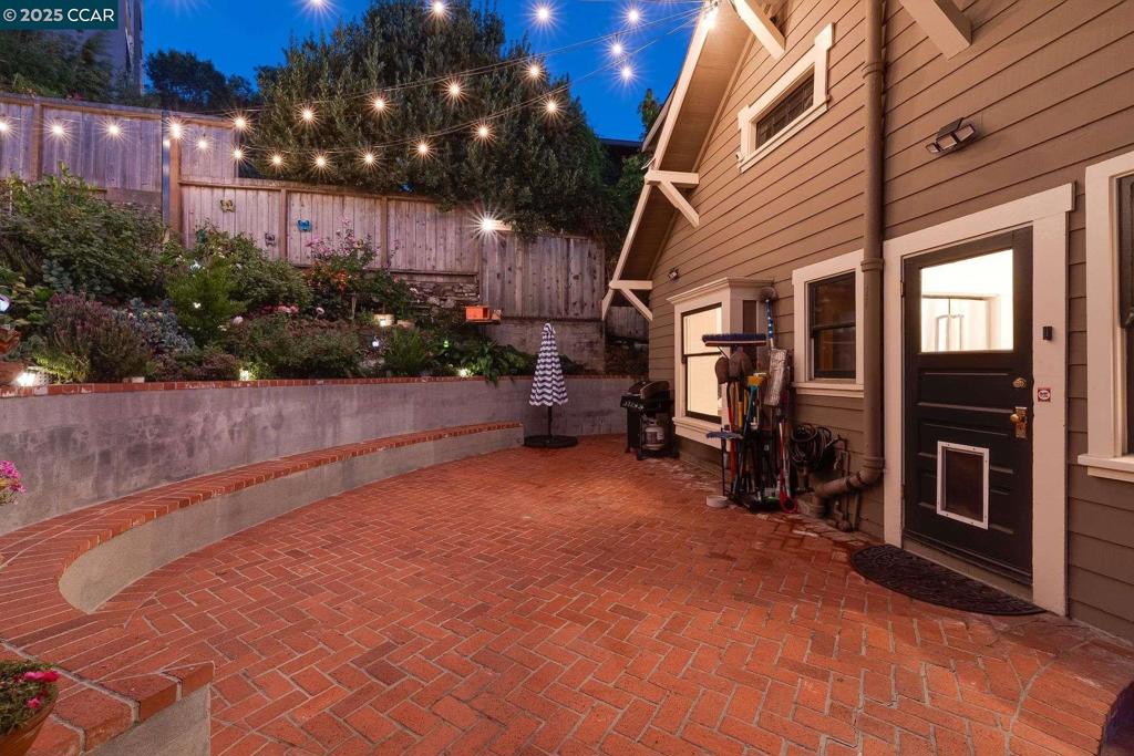 PIEDMONT AVENUE - Residential