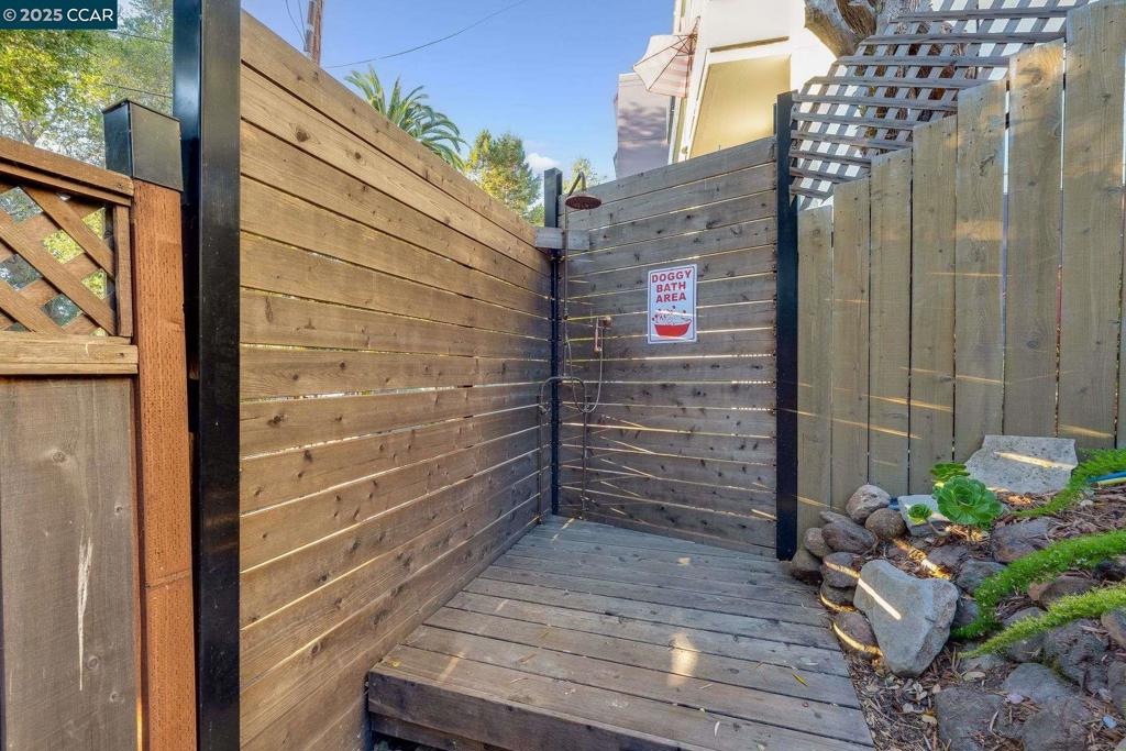 PIEDMONT AVENUE - Residential