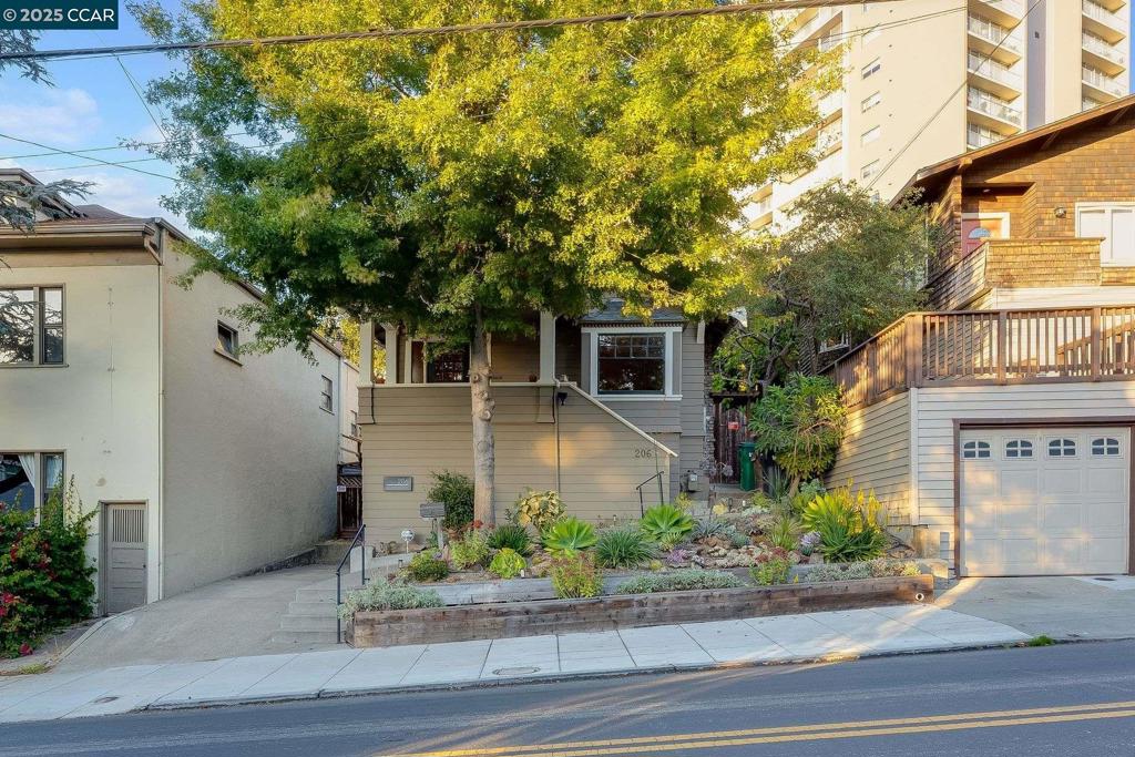 PIEDMONT AVENUE - Residential