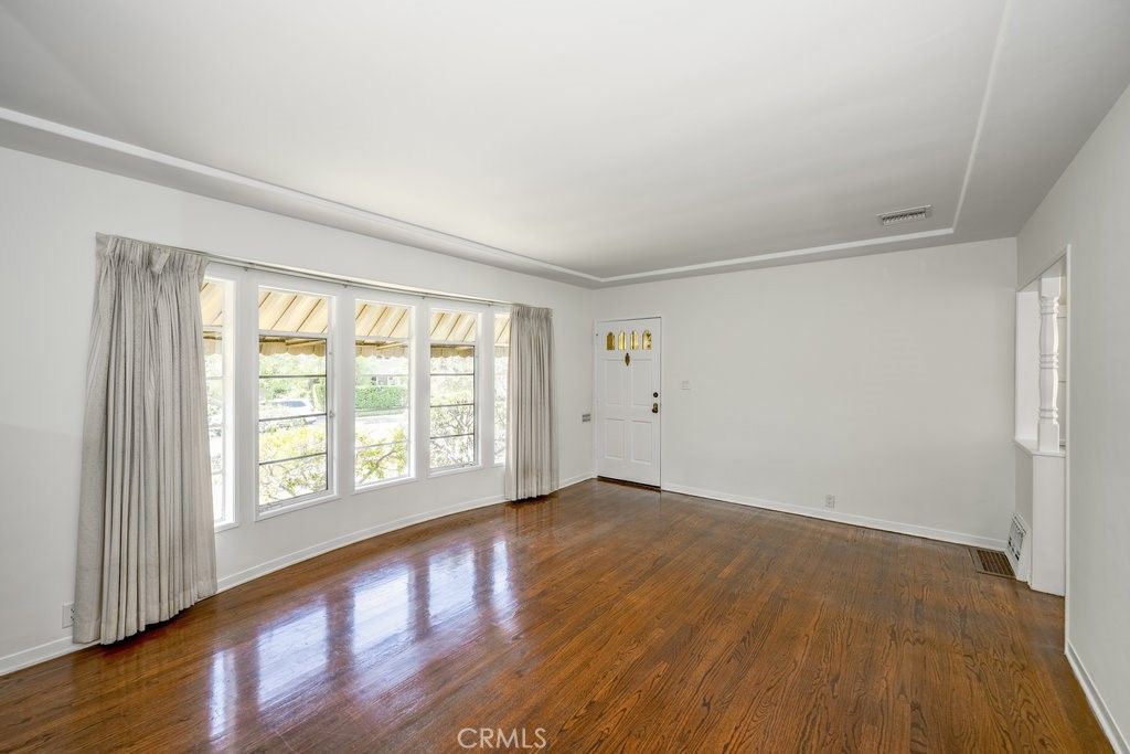 listing image 130728843159856707684