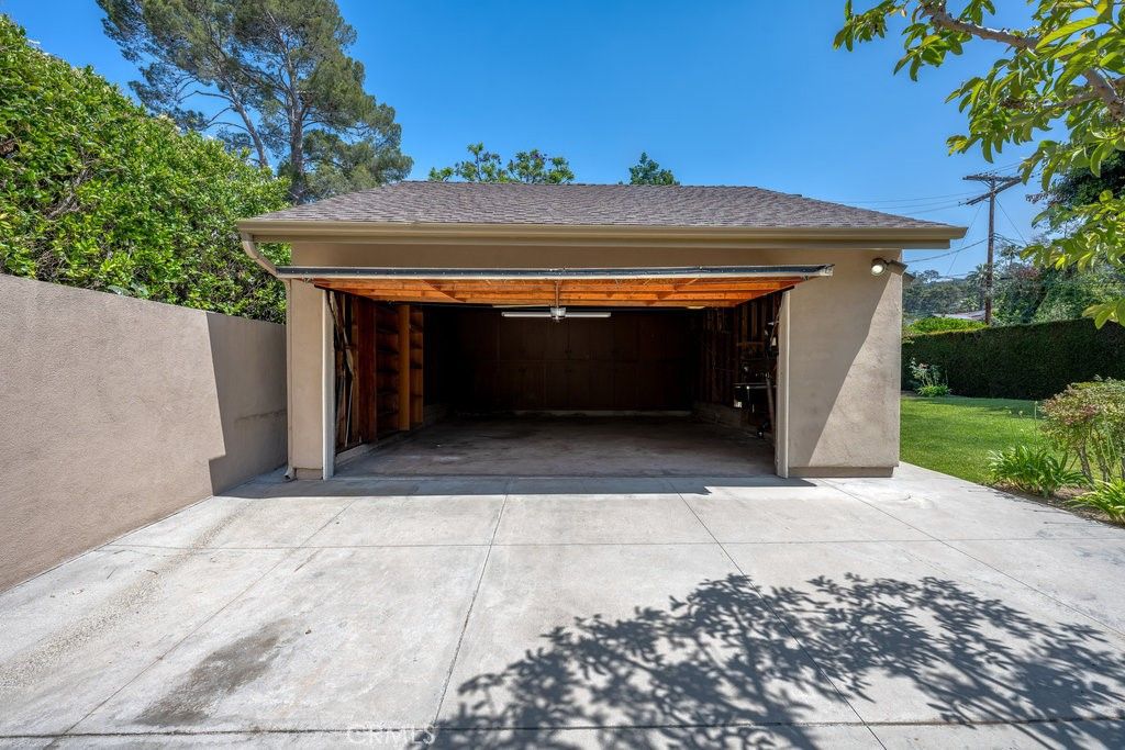 listing image 130729276547594461293