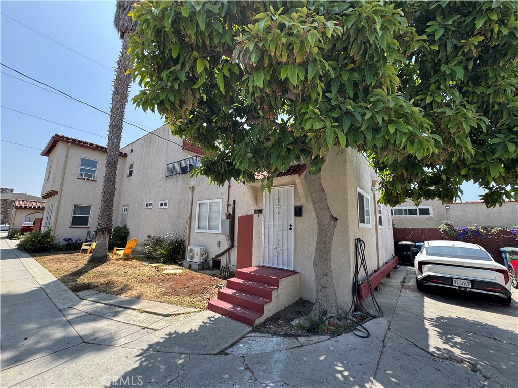 This beautifully renovated two-bedroom, two-bathroom unit is located in a classic 1930s Spanish-style building, full of timeless Los Angeles charm. Tucked away in the back of the property, this private, west-facing unit is bathed in natural light and offers a peaceful retreat in the heart of Inglewood. Inside, you'll find all-new flooring, a thoughtfully redesigned layout, and two fully renovated bathrooms with stylish modern finishes. The brand-new kitchen features quartz countertops and stainless steel appliances, offering a sleek, functional space perfect for any home cook. In-unit washer and dryer hookups add everyday convenience without compromising style.
The unit includes a private front yard area with space for a small garden, ideal for relaxing outdoors or cultivating a bit of greenery. Two adjacent off-street parking spaces are included—an increasingly rare amenity in this sought-after neighborhood.
Set in one of Inglewood’s fastest-growing pockets, just minutes from SoFi Stadium, the Kia Forum, and the future Intuit Dome, this location offers unmatched access to entertainment, dining, and shopping. You’re walking distance to Market Street’s revitalized shops and restaurants, and just blocks from the Downtown Inglewood Metro K Line station, connecting you to LAX, the Expo Line, and the broader Los Angeles metro area. Major freeways including the 405, 105, and 110 are also easily accessible.
With its combination of classic Spanish-style charm, complete interior renovation, private outdoor space, and unbeatable location, this unit is the perfect blend of historic character and modern comfort. Contact us today to schedule a private tour or request an application.