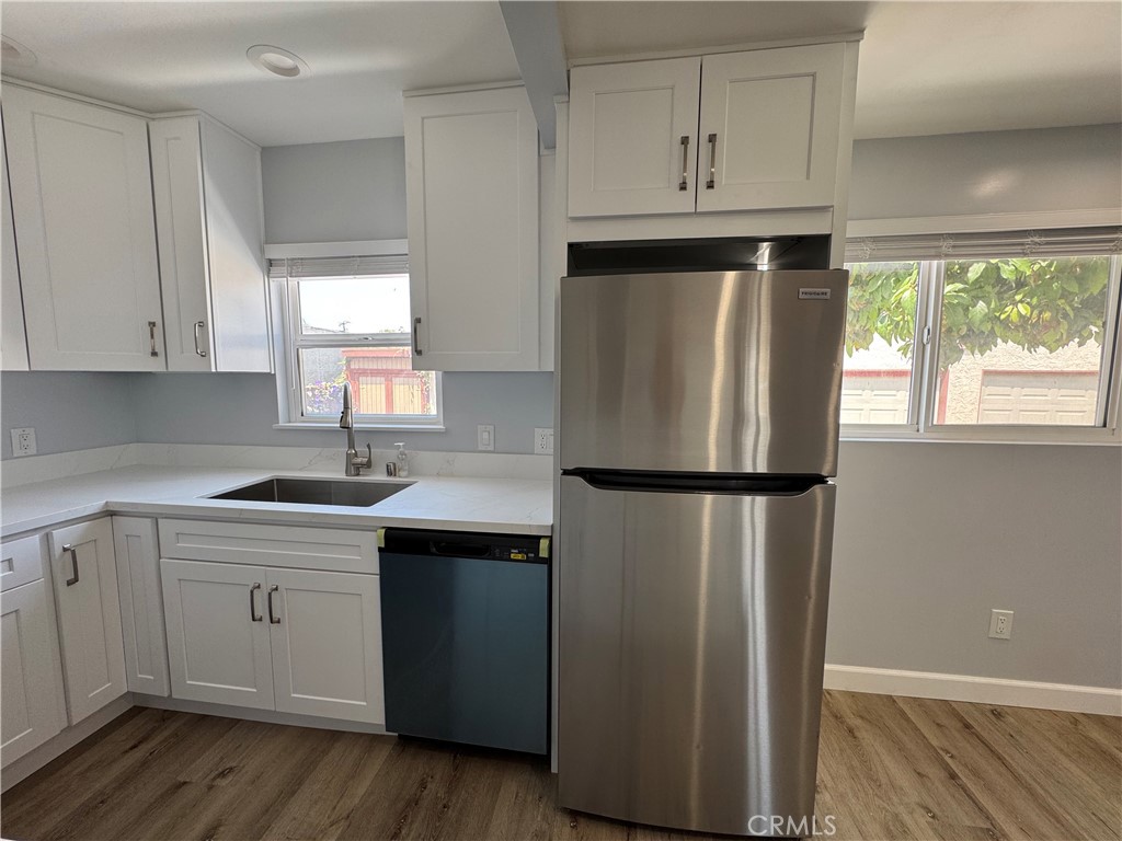 Properties 3 219 1/2 S Eucalyptus Avenue