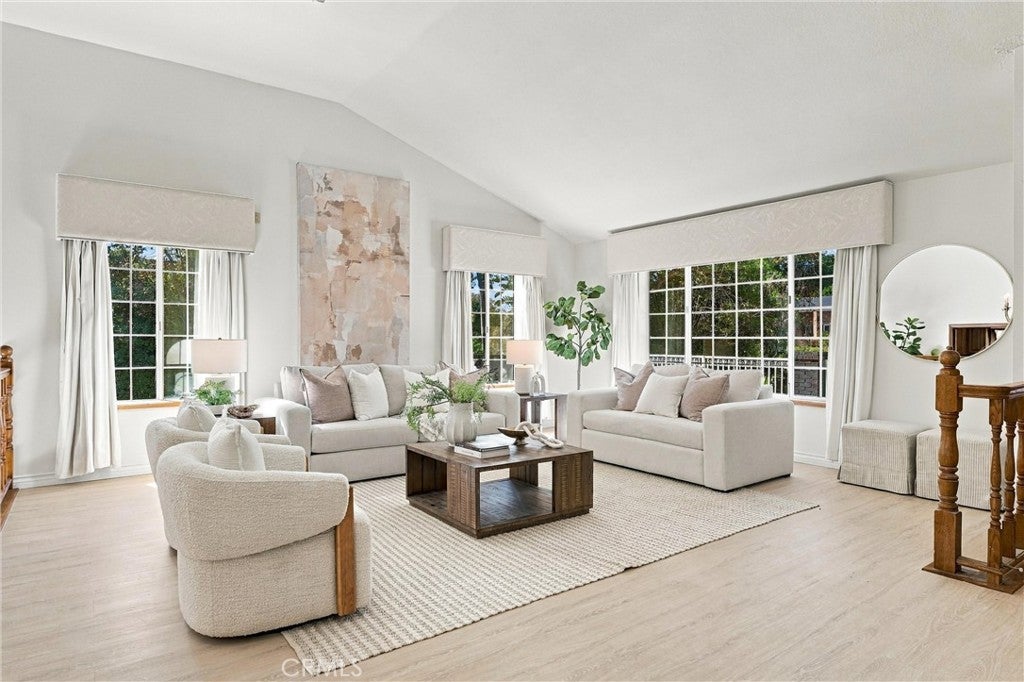 1210 Encinas Drive