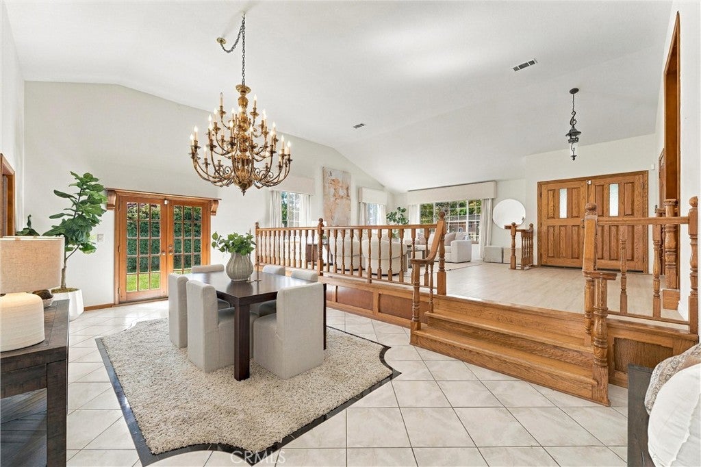 1210 Encinas Drive