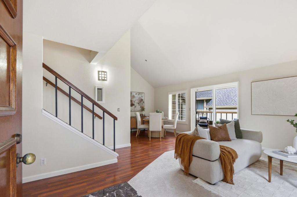 1941 Huxley Court