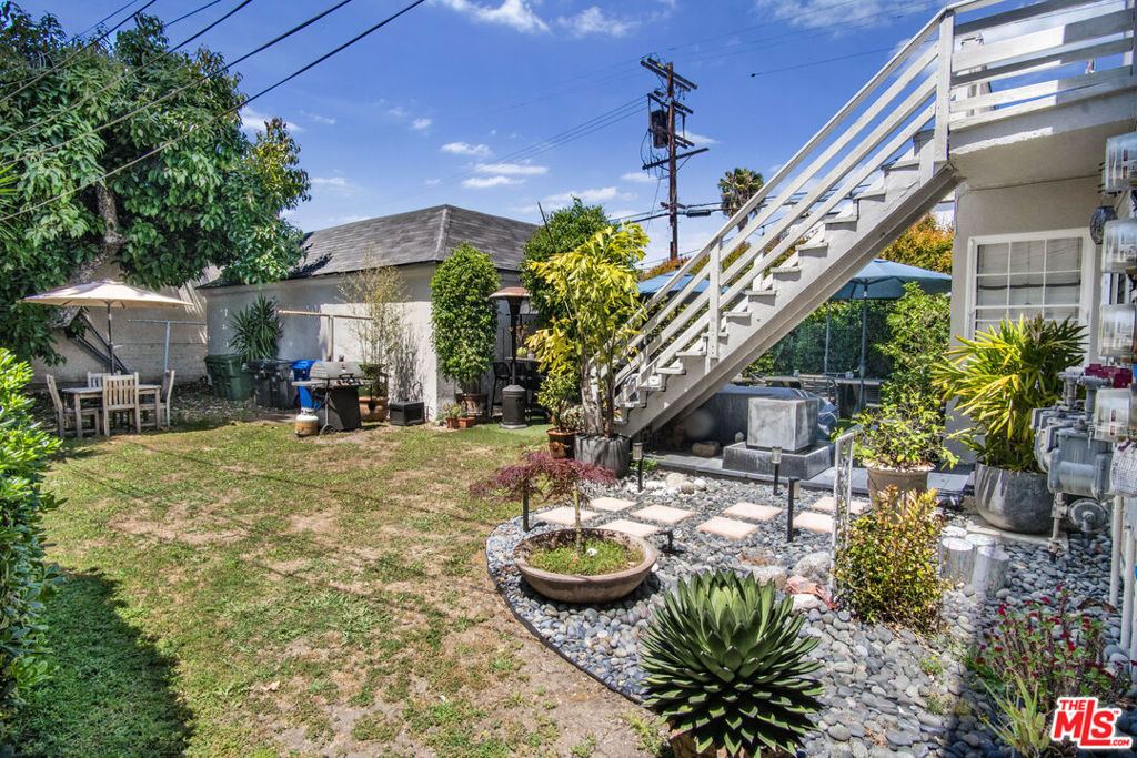 137 N Flores Street