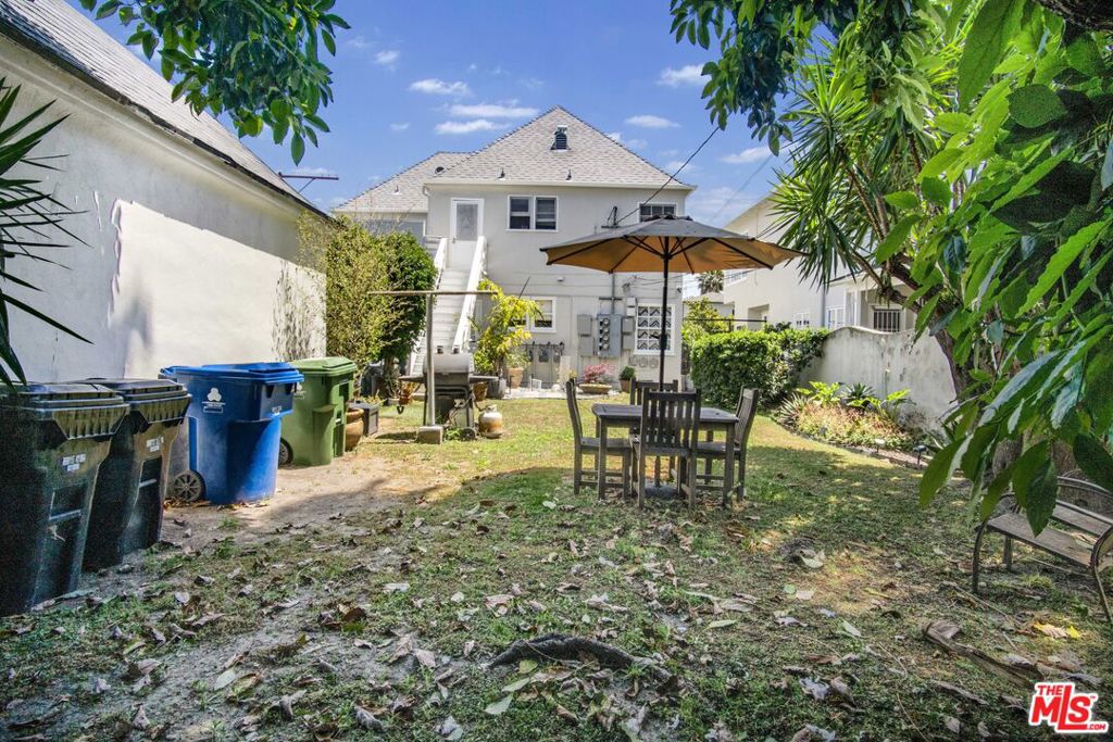 137 N Flores Street