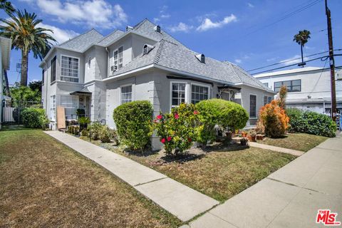 Photo of 137 N Flores Street, Los Angeles, CA 90048 (MLS # 26829987)