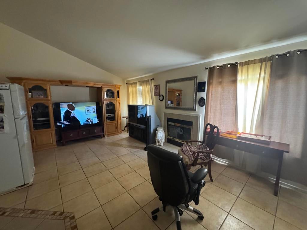52990 Avenida Obregon