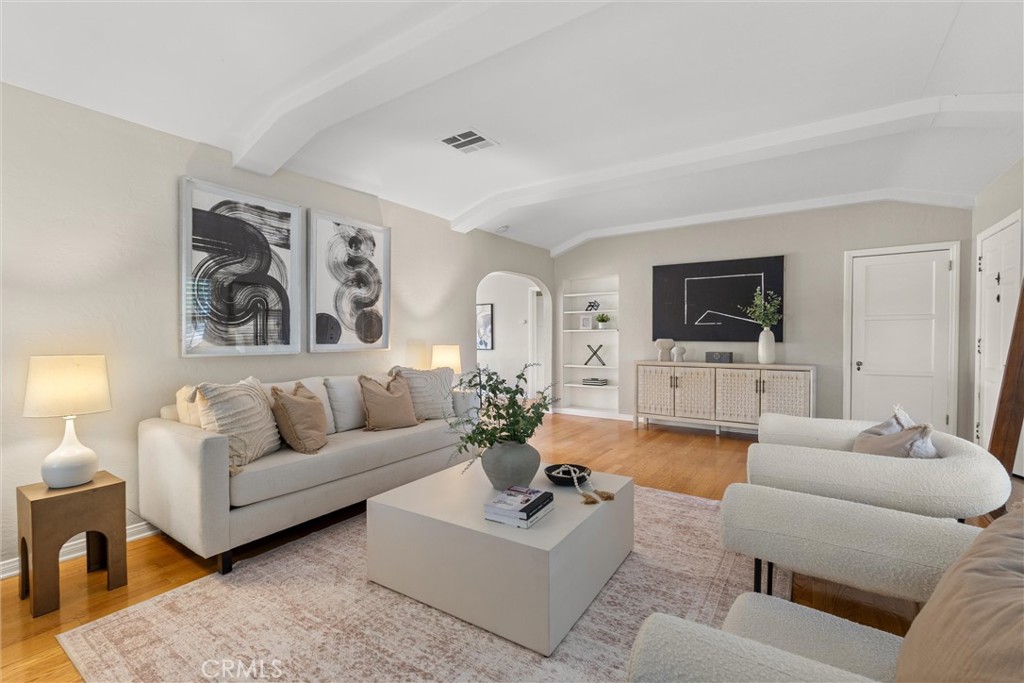 2692 San Francisco Avenue