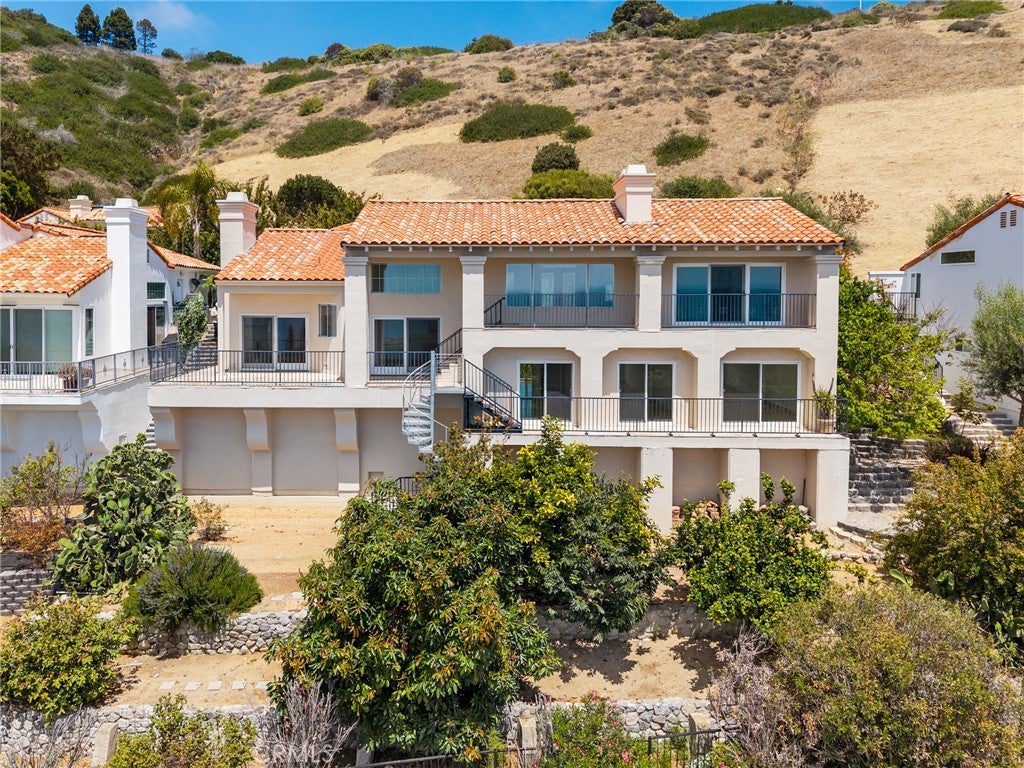 7050 Via Del Mar