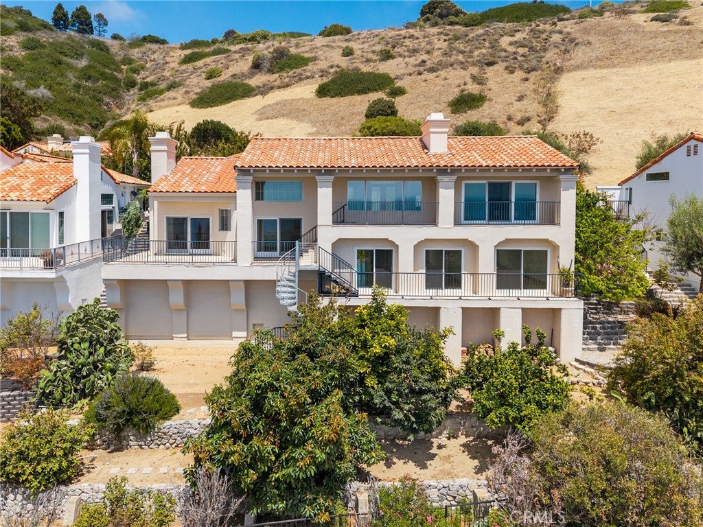 7050 Via Del Mar