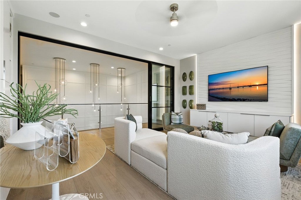 433 Narcissus, Irvine CA 92602 - Photo 10