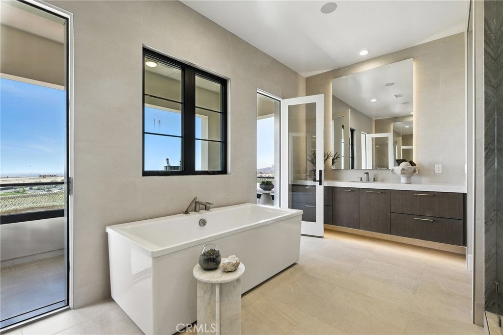 433 Narcissus, Irvine CA 92602 - Photo 30