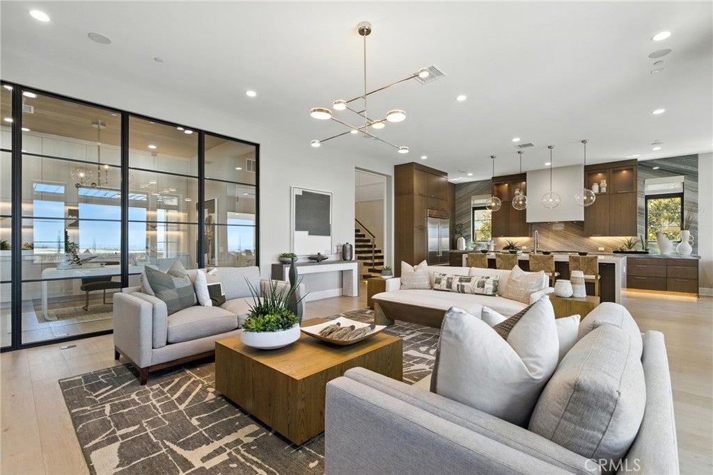 433 Narcissus, Irvine CA 92602 - Photo 6