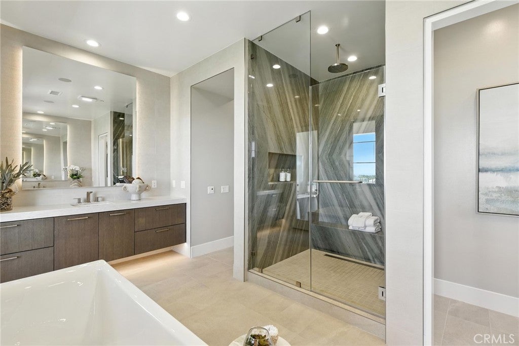 433 Narcissus, Irvine CA 92602 - Photo 31
