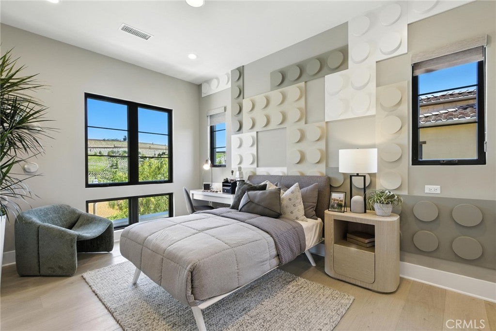 433 Narcissus, Irvine CA 92602 - Photo 35
