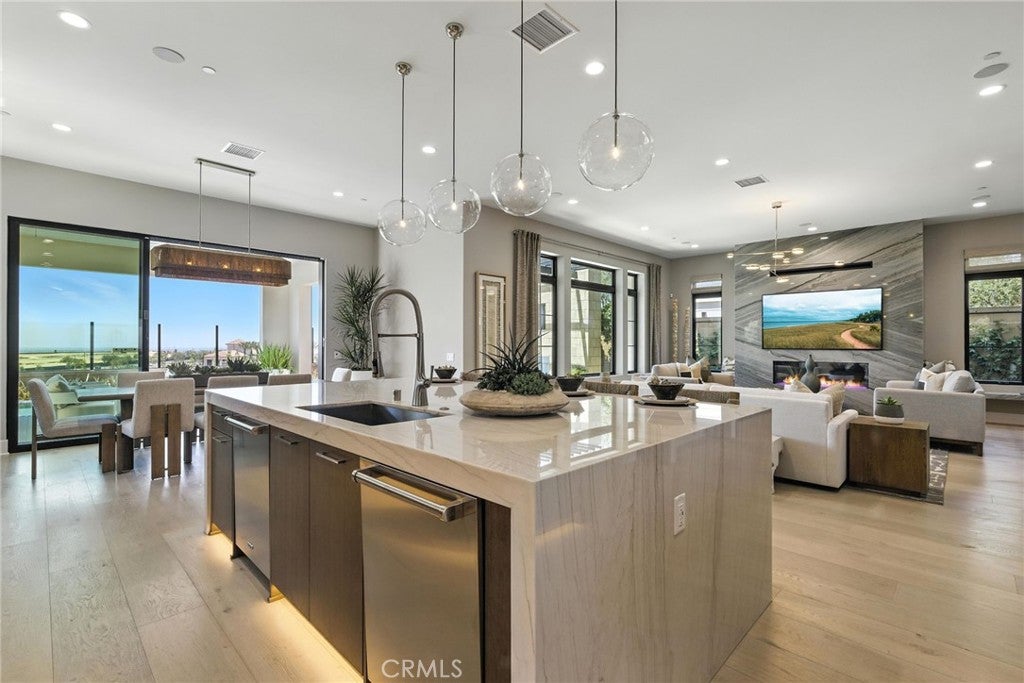 433 Narcissus, Irvine CA 92602 - Photo 18