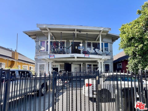 Photo of 345 W 45th Street #7, Los Angeles, CA 90037 (MLS # 26868057)