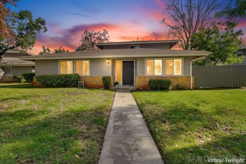 Photo of 929 Amistad Ct Ct #A, El Cajon, CA 92019 (MLS # 260003873SD)
